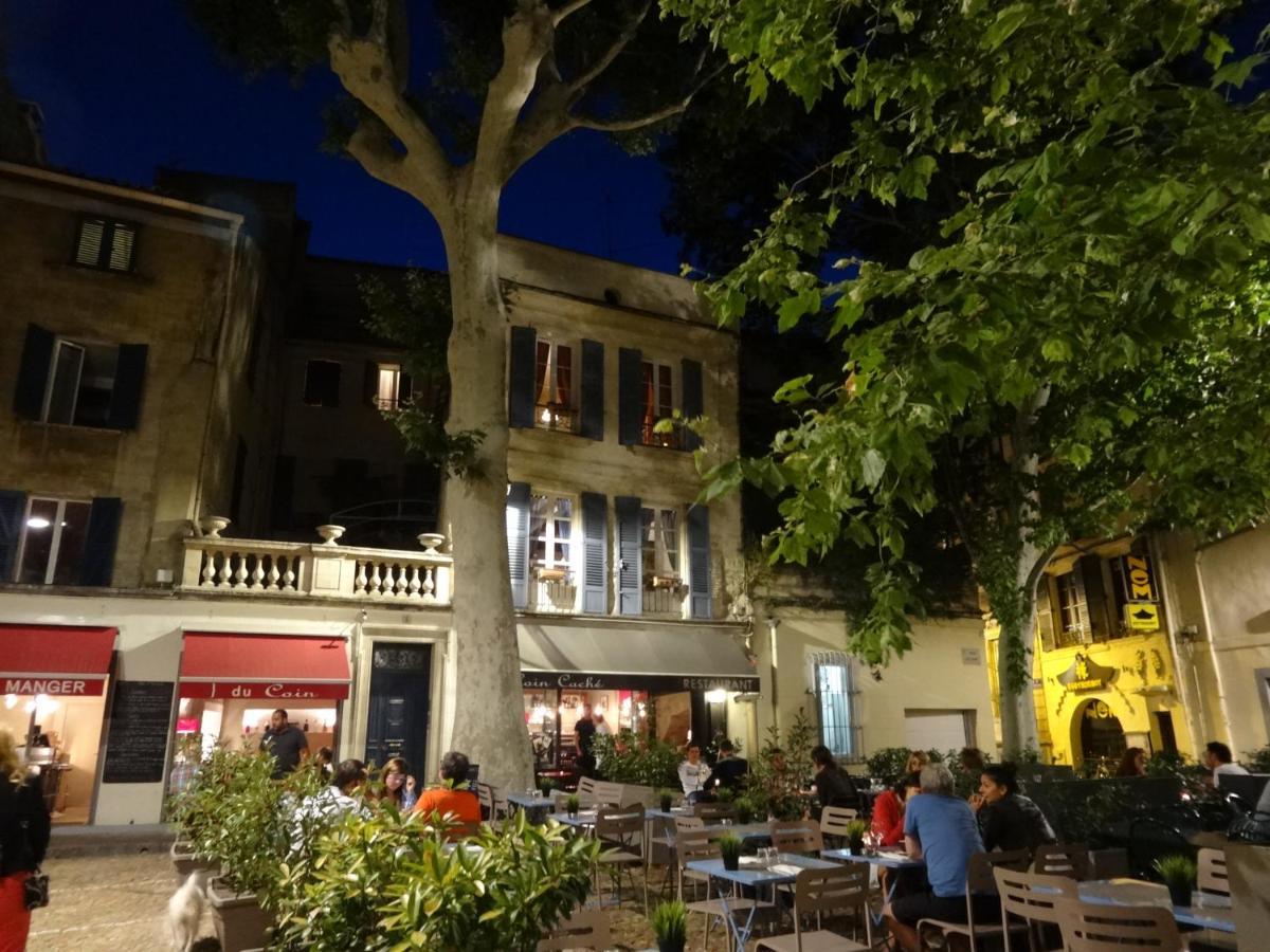 Aux Demoiselles D'Avignon Apartamento Exterior foto